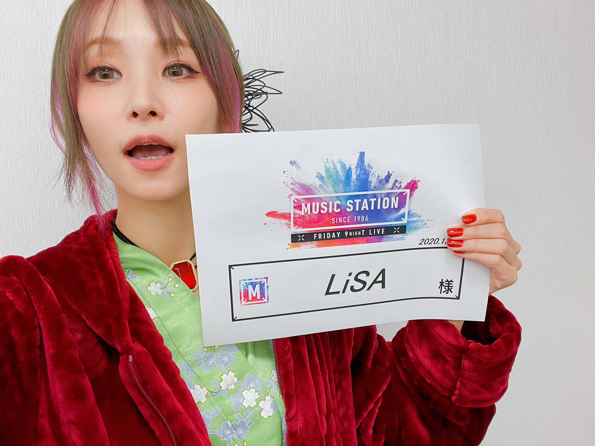 Lisa 今夜の Mステ 様は 時からですっ 私lisaは炎を歌います よろしくお願いしますっ 楽屋着が衣装なみに派手