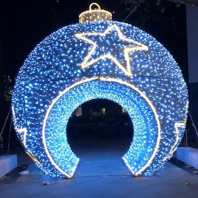 indianymca2's tweet photo. #Repost @EnjoyFitzrovia  It’s beginning to look a lot like Christmas in Fitzrovia. Looking beautiful during the holiday season😍 #Christmas2020 #Christmasgifts #christmaslights #London #Students #indianfood #YMCA @visitlondon @StudentsLondon @TimeOutLondon https://t.co/kAYAmSUnQO