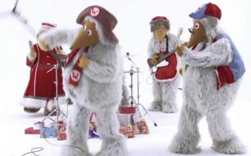 Been entertaining myself with the Christmas music channel this morning. Some absolute classics with some truly terrible videos! 😂 who can name the artist/song?