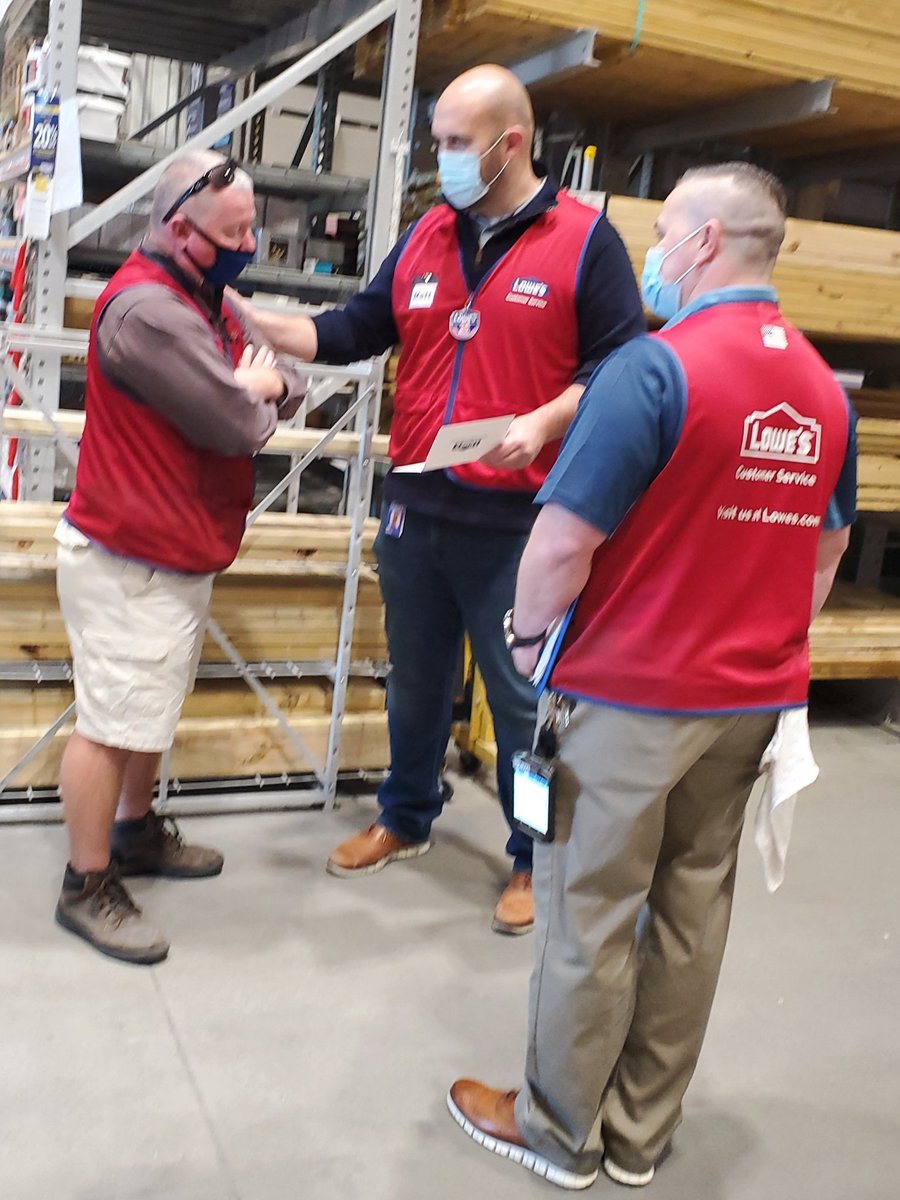 Congratulations Mark at Store #1004,  for being recognized by the Divisional VP for your hard work serving our Pro's and opening over 500 new Pro accounts this year!! <a href="/MattMon71901739/">Matt Monroe</a> <a href="/JodiLongHR/">Jodi Long</a> <a href="/LowesPro/">Lowe's Pro</a>