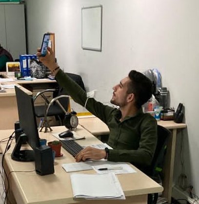 pluviofilman's tweet photo. Sevgili @VodafoneDestek iş yerimde şebeke çekmiyor..
İşimi mi değiştireyim? Operatörümü mü? https://t.co/wJskfgPqI0