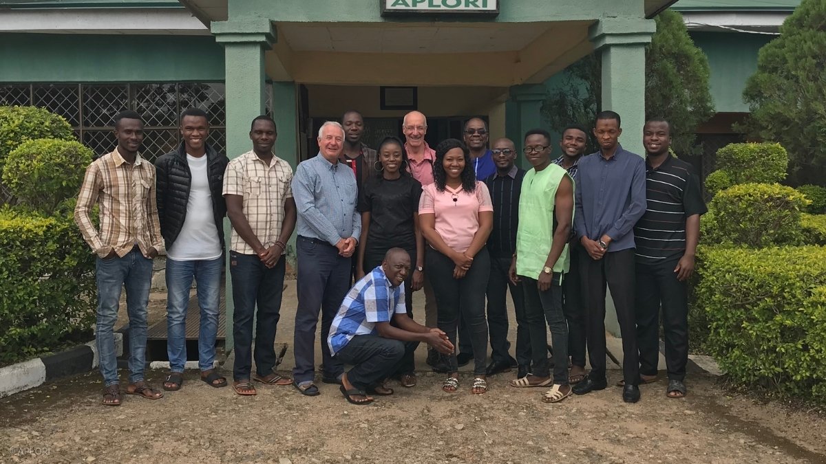 In 2019,  @_AndyClements went to Nigeria to bring the collaboration between  @_BTO and @aploriwit1 closer together. The trip was focused on lecturing, teaching, learning, sharing and sharing ornithological knowledge with students & Director Manu Shiiwa.