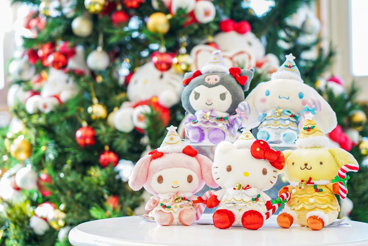 Hello Kitty Smile ハローキティスマイル 公式 クリスマスデザインの可愛い商品をご紹介 クリスマスの妖精デザインのサンリオキャラクターズのグッズや 可愛いお家形のアドベントチェスト 大人気のお菓子商品などもりだくさん クリスマス商品購入者