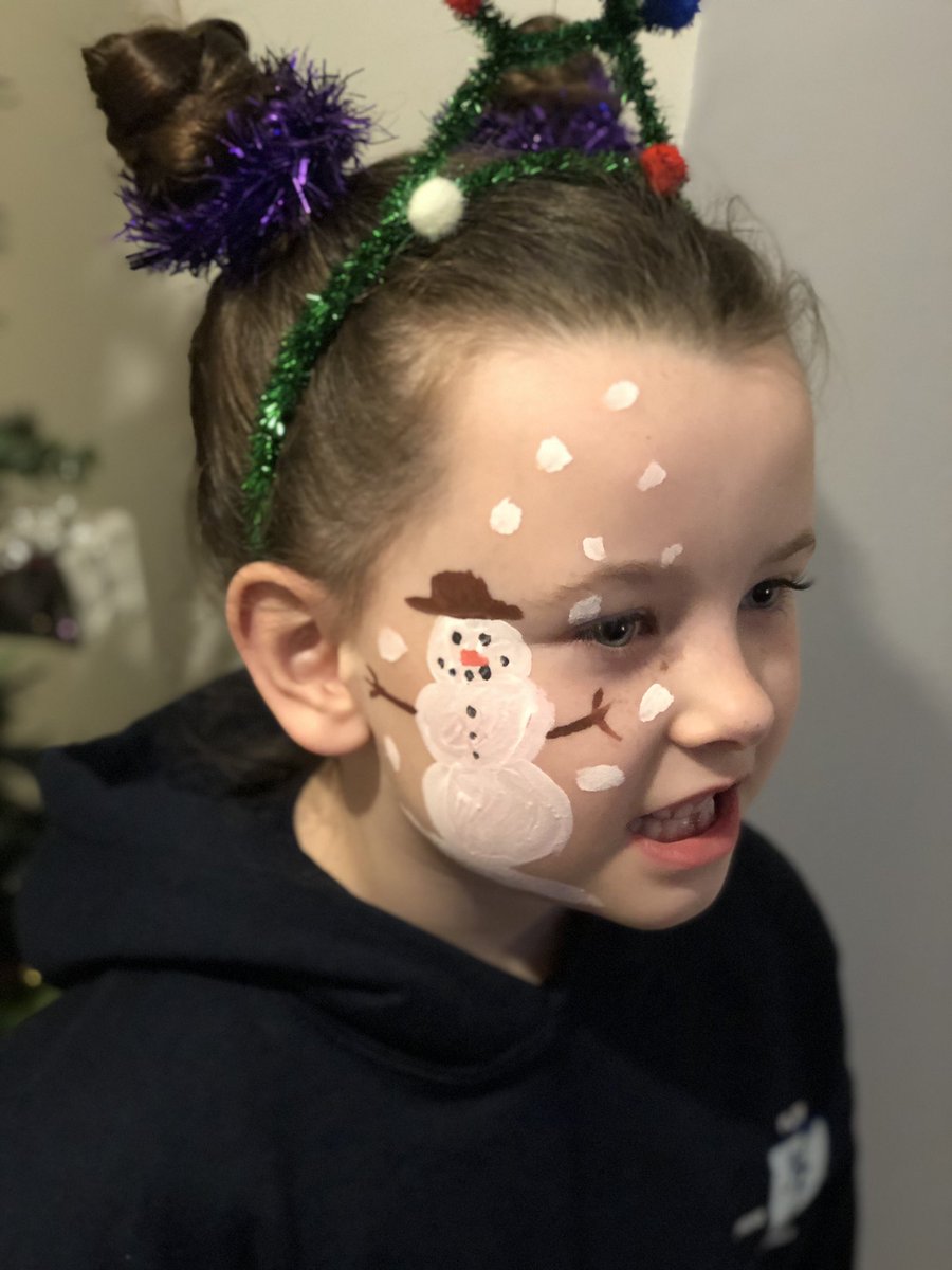 Kateleech92's tweet image. Festive accessories/Santa dash day @HFCronton  today 🎄🥰