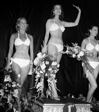 The first ever Miss World final in 1951 as Kiki Haakenson is crowned Miss World