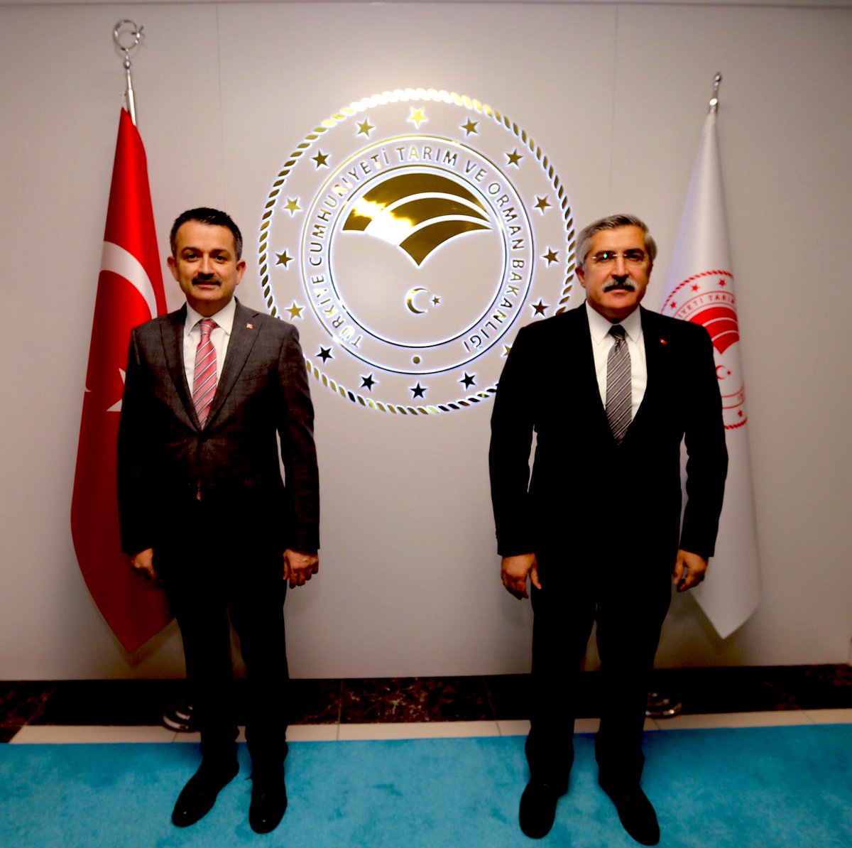 Tarım ve Orman Bakanımız Sn. <a href="/bekirpakdemirli/">Dr. Bekir Pakdemirli</a> Beyi ziyaret ederek Hatay’ımıza dair verimli bir sohbet gerçekleştirdik..

Değerli Bakanımızın, çiftçilerimizin meseleleri ve çözümlerine gösterdiği yakın ilgi ile Hatay’a verdiği öneme teşekkür ederim

Daima #Çiftçimizin Yanındayız🇹🇷