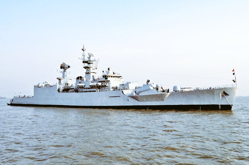  #thisdaythattime Dec 10, '83. INS Godavari commissioned. The G class guided-missile frigates were first significant indigenous warship design and development initiative of  @indiannavy,  #MakeInIndia pioneers. Paid off Dec 23, '15 after 32 yrs glorious service  #navalhistoryproject