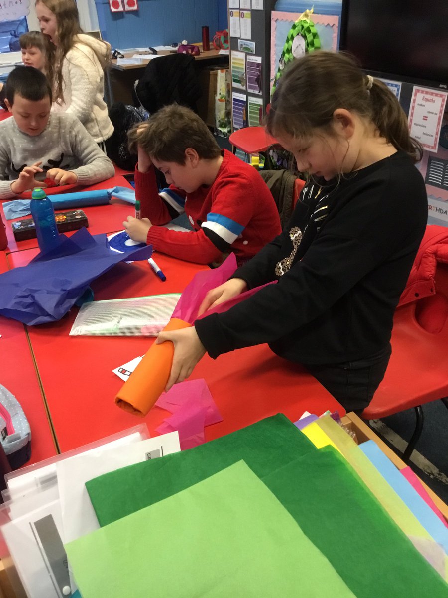 AuchinlochPrim1's tweet photo. We finished our Christmas crackers in Room 4. We hope you like them 😁 https://t.co/janiGAC8at