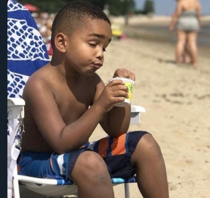 BuhleMda_'s tweet photo. Not every depression is about mjolo  .. thina abanye sifuna  imali  💔🥺 https://t.co/VpeiqJrddY