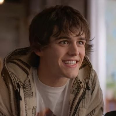 charlie gillespie as troy bolton: a thread 