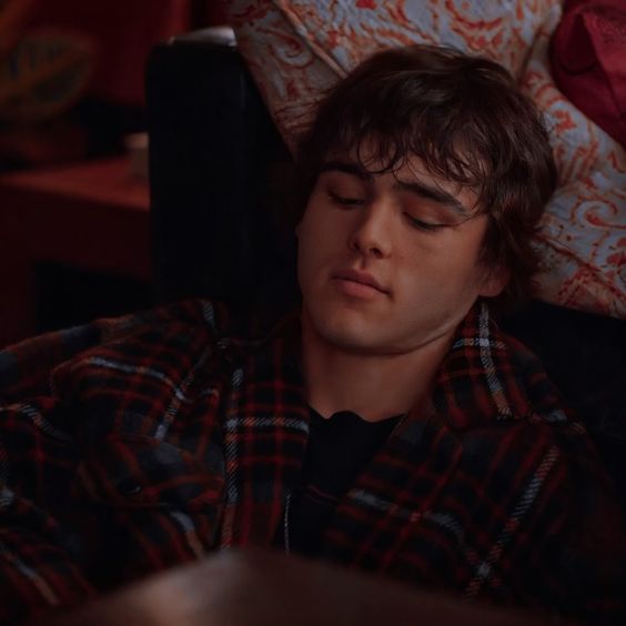 charlie gillespie as troy bolton: a thread 