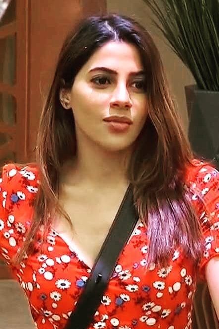 #AlyGoni &amp; #NikkiTamboli back in the house, whom will you support ? #BB14 #ArshiKhan #RahulMahajan #RahulVaidya #AbhinavShukla
 #EijazKhan #BiggBoss14 #endemol #ColorsTv #RubinaDilaik #KashmeraShah #JasminBhasin #ManuPunjabi #VikasGupta 
  RT.🔁                            Like❤️