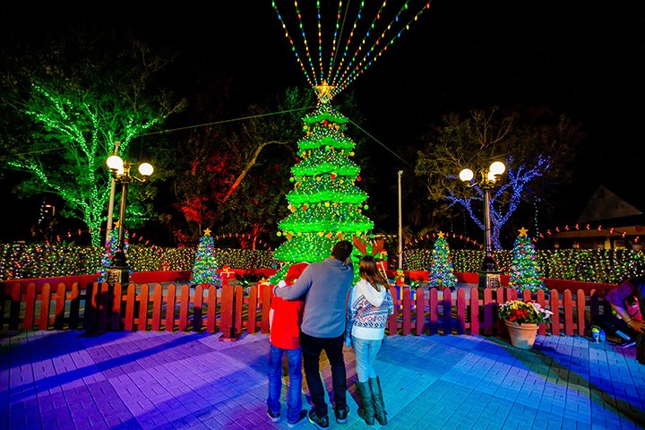 Visit Central FL (@visitcentralfl) on Twitter photo Planning some festive fun this weekend?🎄 @WFLALila shares what new must-sees you can't miss during the Holidays at <a href="/LEGOLANDFlorida/">LEGOLAND Florida</a>: ow.ly/oxUP50CCHfd Planning some festive fun this weekend?🎄 @WFLALila shares what new must-sees you can't miss during the Holidays at <a href="/LEGOLANDFlorida/">LEGOLAND Florida</a>: ow.ly/oxUP50CCHfd