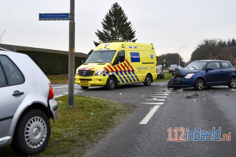 Gewonde bij aanrijding op de N341 in #DenHam. 112 in Beeld.