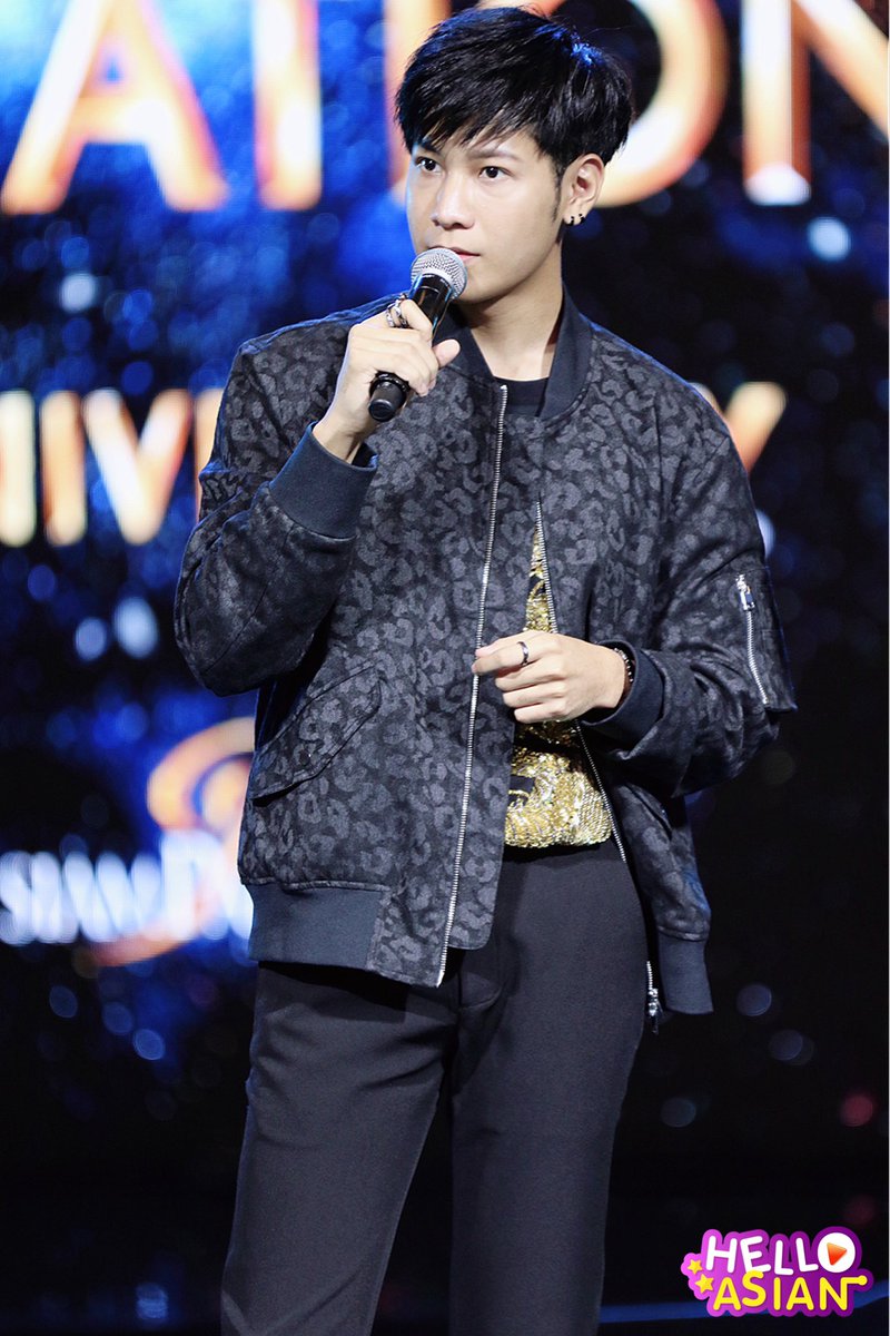 Hello_asian's tweet photo. วันนี้เค้ามาโชว์ความรู้ใจ ให้ #ทีมพีรญา ดูใช่มั้ยคะ😊😁 ตอบไม่ผิด แถมขิงเก่งไปอีกกกก ☺️
คริส-สิงโต ในงาน  #SiamParagonTheGloriousCelebration2021
#ทีมพีรญา #ยูยู่ของคุณพี #คริสสิงโต #KristPerawat #สมุนจ้าวป่า #SingtoPrachaya https://t.co/Ck7uy9qglb