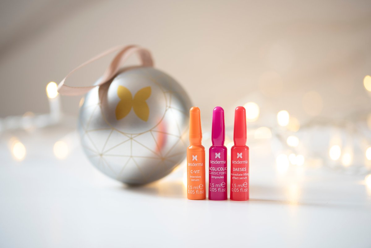 sesderma's tweet photo. Día 11. #CalendariodeAdviento:
Nuestra bola de Navidad esconde tres ampollas dentro de ella: #CVIT, #ACGLICOLIC y #DAESES 
🎁 Para conseguirla cuéntanos cuál te gustaría probar primero!
🎁 Habrá 1 ganador que será escogido el 13/12. ¡Suerte!
Bases legales: https://t.co/VGvpPxDsdh https://t.co/J1cc2Rxjge