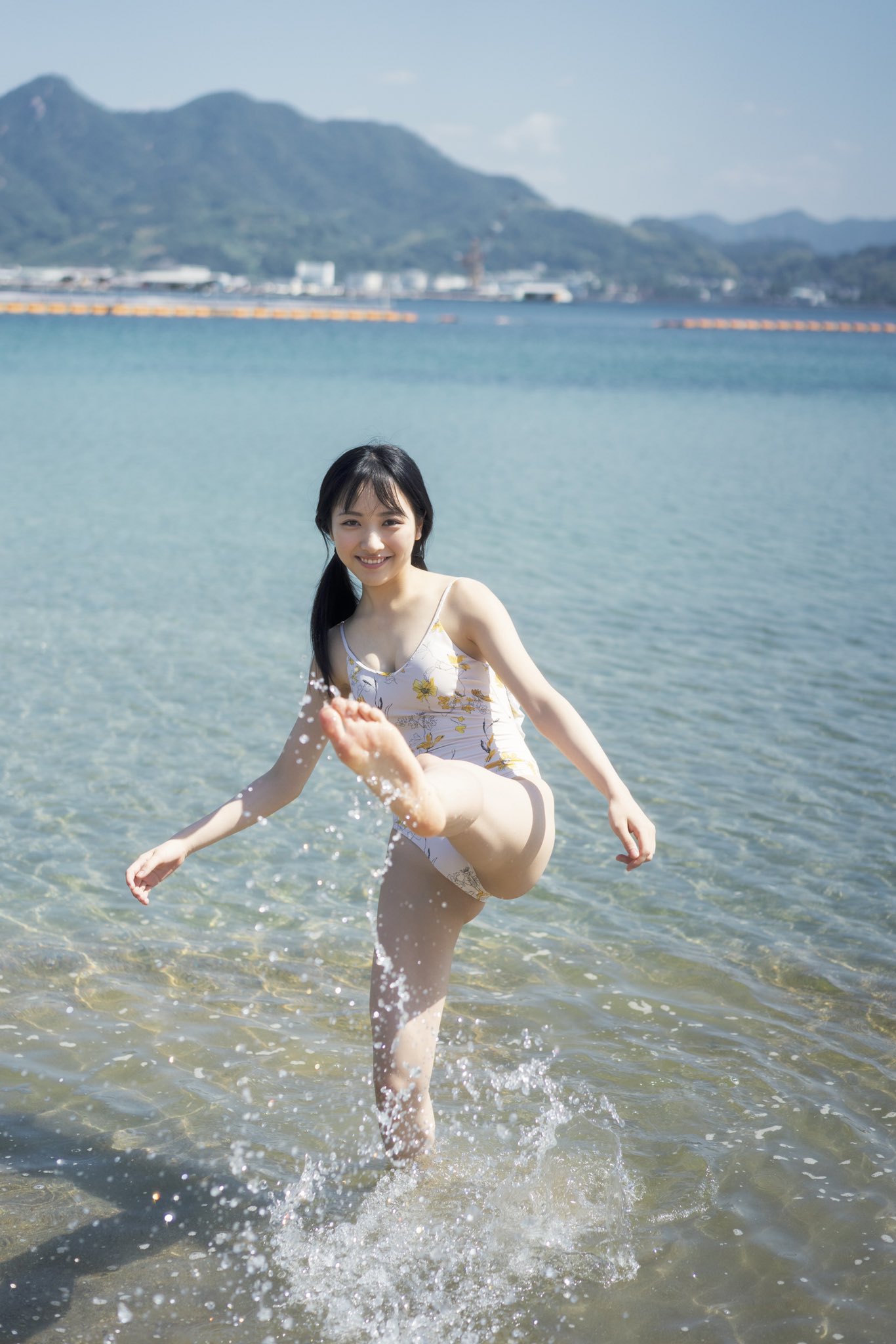 Amazon.co.jp: STU48石田千穂ファースト写真集 檸檬の季節