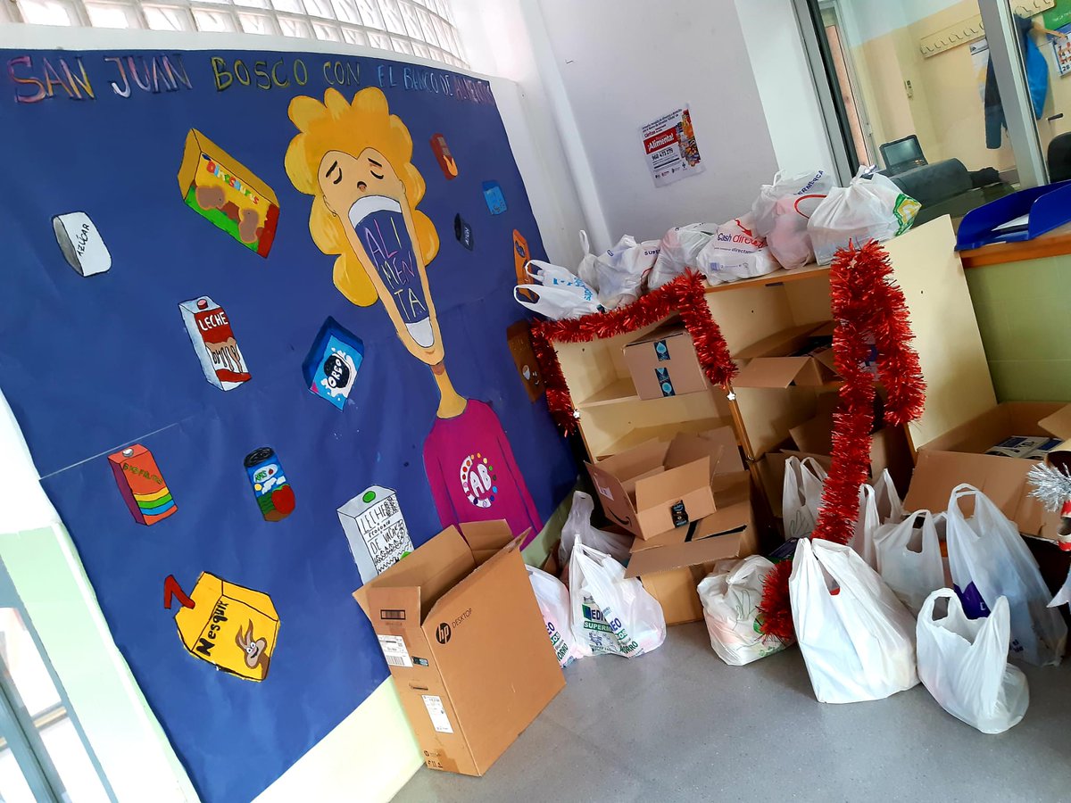FundacionIEG's tweet photo. Los alumnos y profesores del @iessanjuanbosco volcados en el #programaalimenta de recogida de alimentos para Cáritas Interparroquial de #lorca
Aqui su rincón #bocabosco
Gracias @MMariaAlonso!!!!!!
#regiondemurcia
#somosfundacion
#RSC https://t.co/LSrxbW6hL1