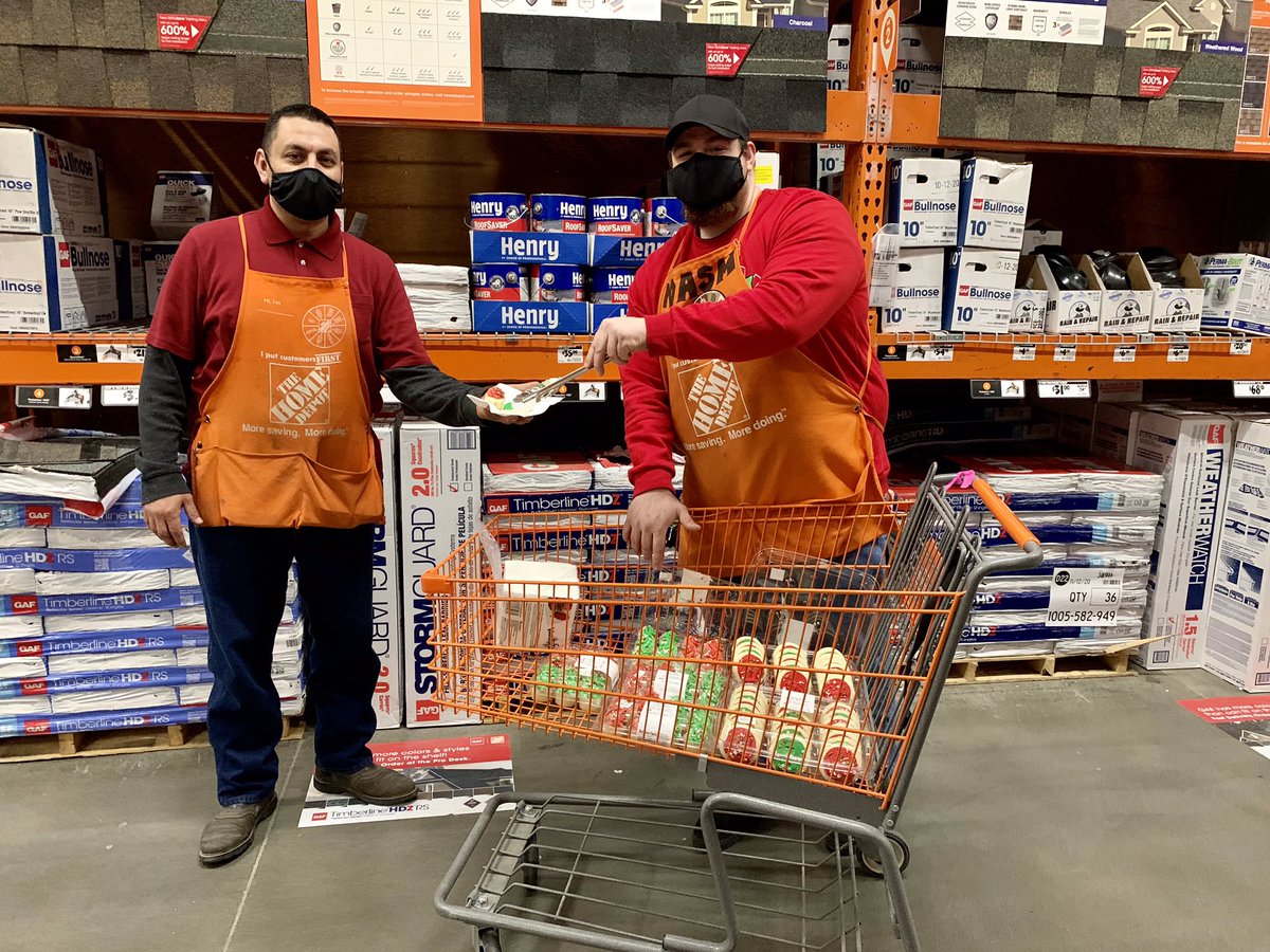 JoJo Raymond (@jojoraymondjr) on Twitter photo Cookies and Cupcakes! Showing some love for the Overnight Lumber Recovery and Freight Teams. These guys keep DO NOT QUIT! <a href="/ElmoBermudo/">Elmo Bermudo</a> <a href="/destinykinghd/">Destiny</a> <a href="/AsmDennis/">Dennis Pulsipher</a> <a href="/Tiffersmw/">Tiffany Clements</a> <a href="/LaurenHuffman18/">Lauren Huffman</a> Cookies and Cupcakes! Showing some love for the Overnight Lumber Recovery and Freight Teams. These guys keep DO NOT QUIT! <a href="/ElmoBermudo/">Elmo Bermudo</a> <a href="/destinykinghd/">Destiny</a> <a href="/AsmDennis/">Dennis Pulsipher</a> <a href="/Tiffersmw/">Tiffany Clements</a> <a href="/LaurenHuffman18/">Lauren Huffman</a>