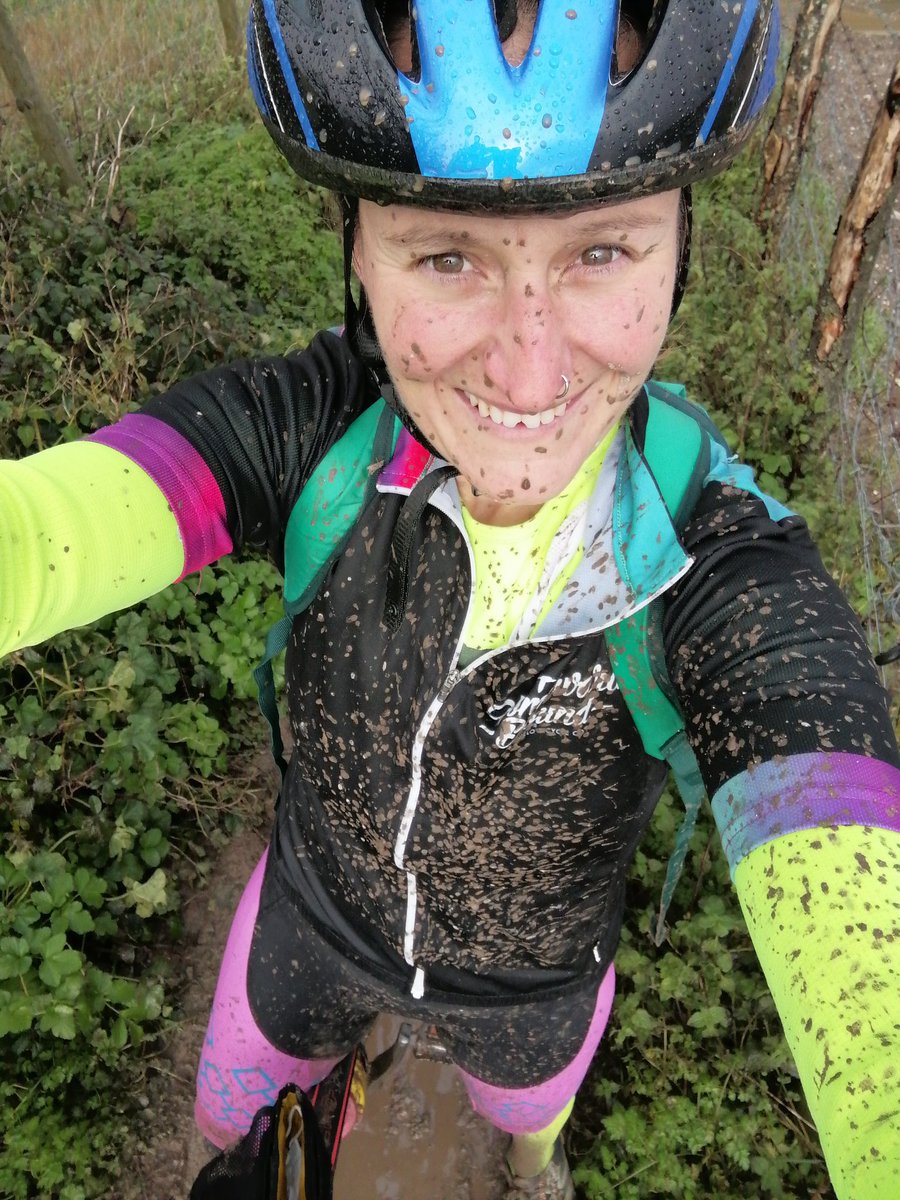 RunoverRainbow's tweet photo. Wet, muddy and lots of fun! Winter mountain biking 🙄 #ukcyclechat #coveredinmud https://t.co/9EbdjvgBQy