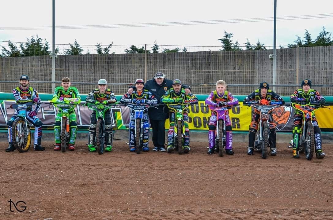 MildenhallFT's tweet photo. Boys lined up and ready for action 🏍️ 🏍️ Even this photo gives us all the feels for a Friday morning! Can't wait to see the boys back in action.

#MildenhallFenTigers #Flashback #FridayFlashback #MildenhallSpeedway #Speedway #SpeedwayFans #Mildenhall #Suffolk https://t.co/yROuKPzM7W