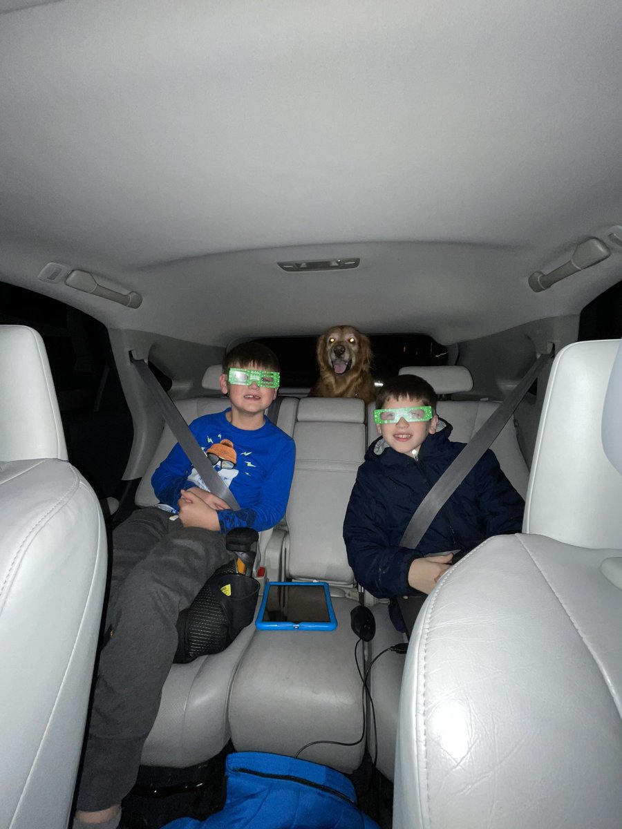 TourdeShadow's tweet image. Drive thru Christmas lights had me super excited for a ride in the car! #brothers #Christmaslights #tradition