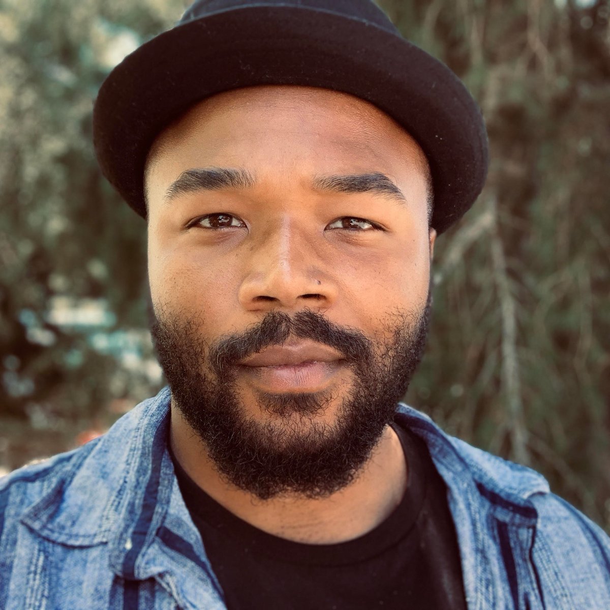 SPECIAL GUEST THREAD: I'm Frank E. Abney III ( @iFrankAbney). I've been fortunate enough to animate on some amazing films over the years: Frozen, Coco, Big Hero 6, and Soul, to name a few. Working on these films have been so great, but I have stories of my own to tell.