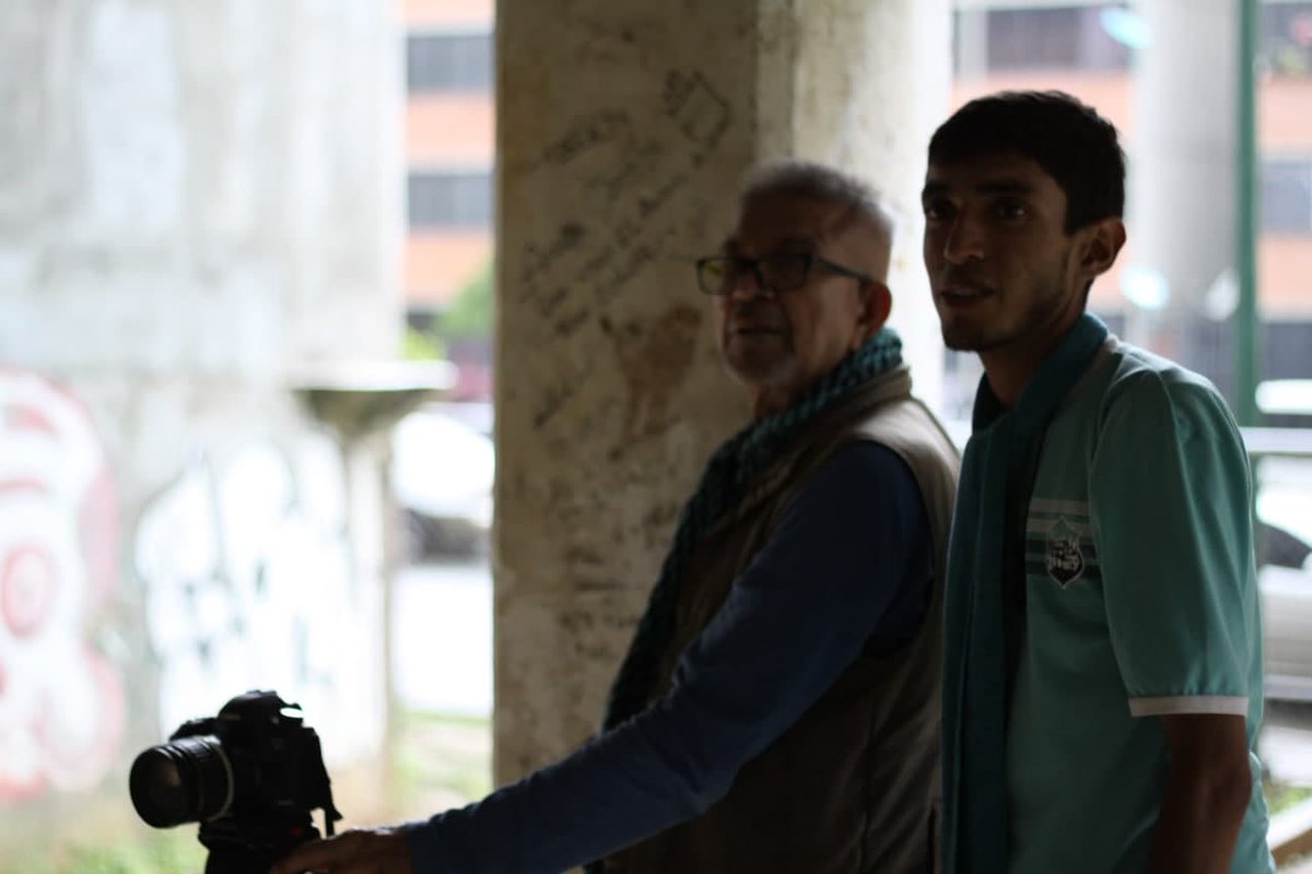 AwpOficial's tweet photo. La experiencia y la juventud, mucho hay que aprender de ambos #cine #seriedeterror #terror #suspenso #cinema #directordecine #cinevenezolano #produccionvenezolana https://t.co/2QyK7Iu404