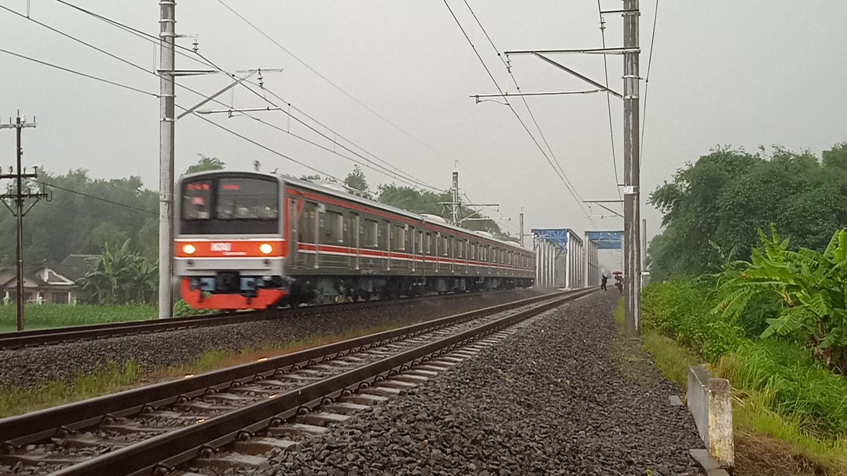 ahmad_sjarif98's tweet photo. https://t.co/OgOCTDJjd7
ujicoba KRL JR 205
Semoga ujicoba minggu terakhir tahun ini sudah menyentuh kota Solo😁
#keretaapi #fotokeretaapi #fotosepur
@GM_MarKA @jurnalrailfans
@CommuterLine @annepurba @mas_didiek https://t.co/fexwOoqS10