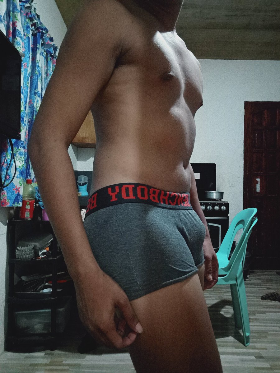 RheyToring's tweet photo. 😛😛😛
#alwaysbored https://t.co/WojOl47OPe