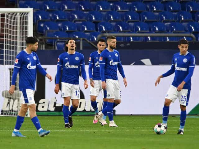 Crazy story out of Germany where Schalke, winless in 26 games, are closing in on the Bundesliga record for a winless run, but even crazier, the club that currently holds the embarrassing record have announced they don't want Schalke to take the record off them. THREAD: