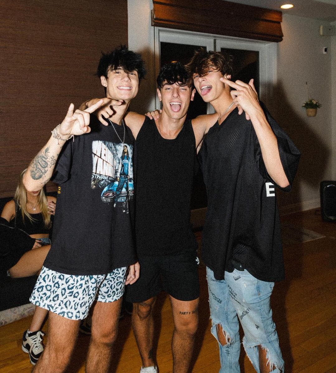 killinxgit's tweet image. Yo