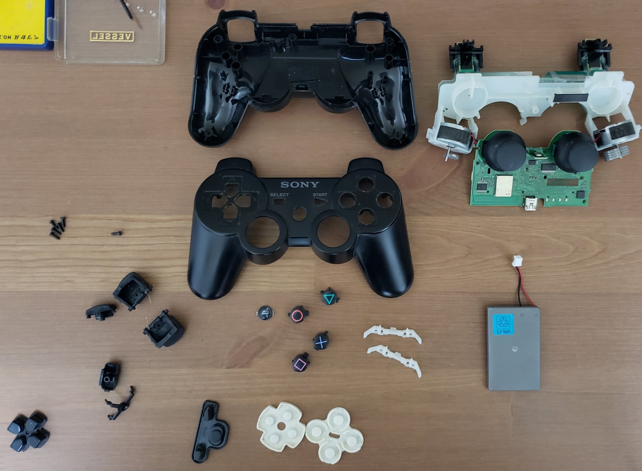 藤野明義 Ps3 コントローラを掃除したくて分解してみたものの 組み立て直す自信がない やらかしたか T Co Hyzsxbwlj9 Twitter