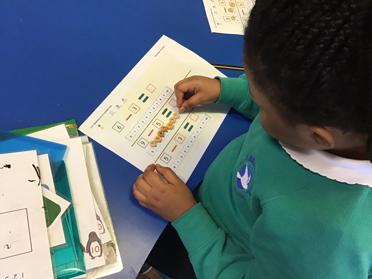 LarkHallPrimary's tweet photo. Year 1 have been learning to take away using Cheerios and number lines. Try it at home- eat the ones you want to take away! #lhalbert #lhbattersea #lhmu https://t.co/p0BQp9eLuA