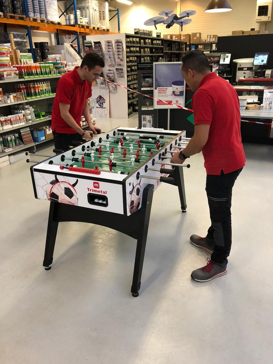 En de winnaars zijn.....AGC in Almelo, VVBHUSAN in Echt en Verf van der Feer in Den Helder.

Deze vestigingen wonnen de prijs voor de leukste winkelpresentatie van onze Drone actie: Een Trimetal Voetbaltafel. Gefeliciteerd en veel plezier!