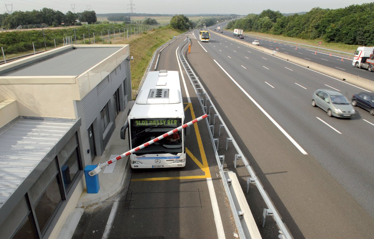 Webinaire sur les lignes de #busExpress sur autoroute
▶ Organisé par <a href="/AIPCRt/">AIPCR</a> avec le #Cerema le 12 janvier 2021
▶ Retours d'expériences et présentation des travaux en cours 
#Transports #TransportsCollectifs
cerema.fr/fr/evenements/…