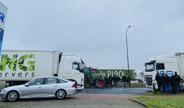 Boeren blokkeren Jumbo aan de Amert - ..