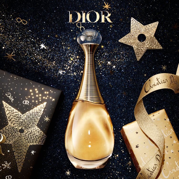 3. Dior Jadore EDP 100 ML RM 620.Ini adalah antara ikonik perfume of all time from dior. Anda adalah seorang career woman yang tahu apa yang anda mahukan dalam hidup. Nak cari lelaki pon tiada masalah sebab lelaki bukan keutamaan anda gitu. Ketahanan: Harga: 