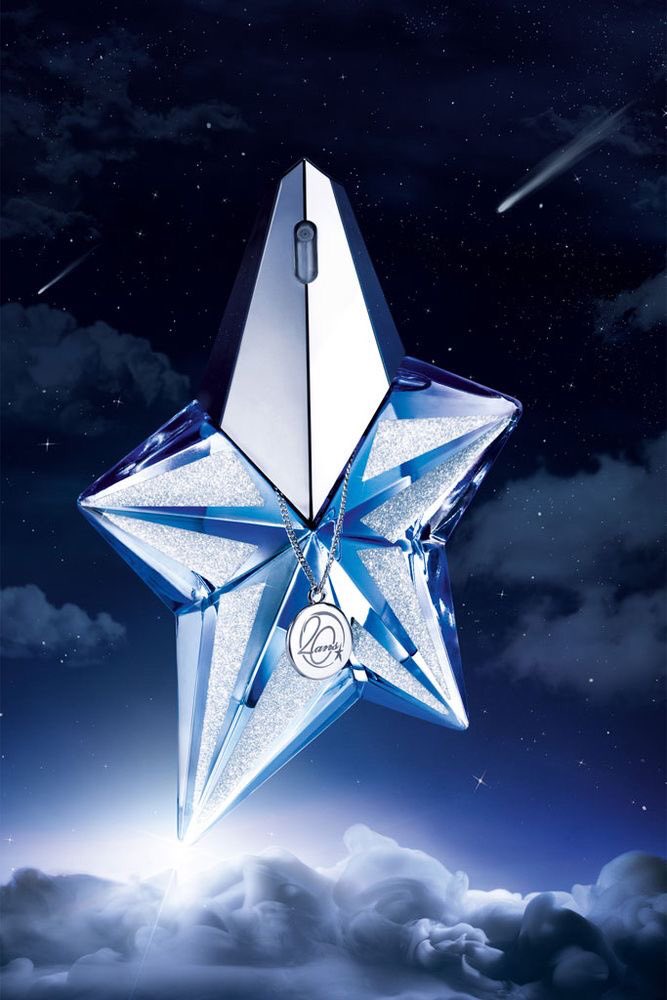 4. Angel by Thierry Mugler 100 ML RM 450.Perfume ini adalah termasuk didalam kategori Oriental Vanilla dimana top notes nya adalah bergamot dan peach. Heart note adalah orchid, rose dan base notes dia adalah patchouli caramel dan vanilla. Ketahanan: Harga: 