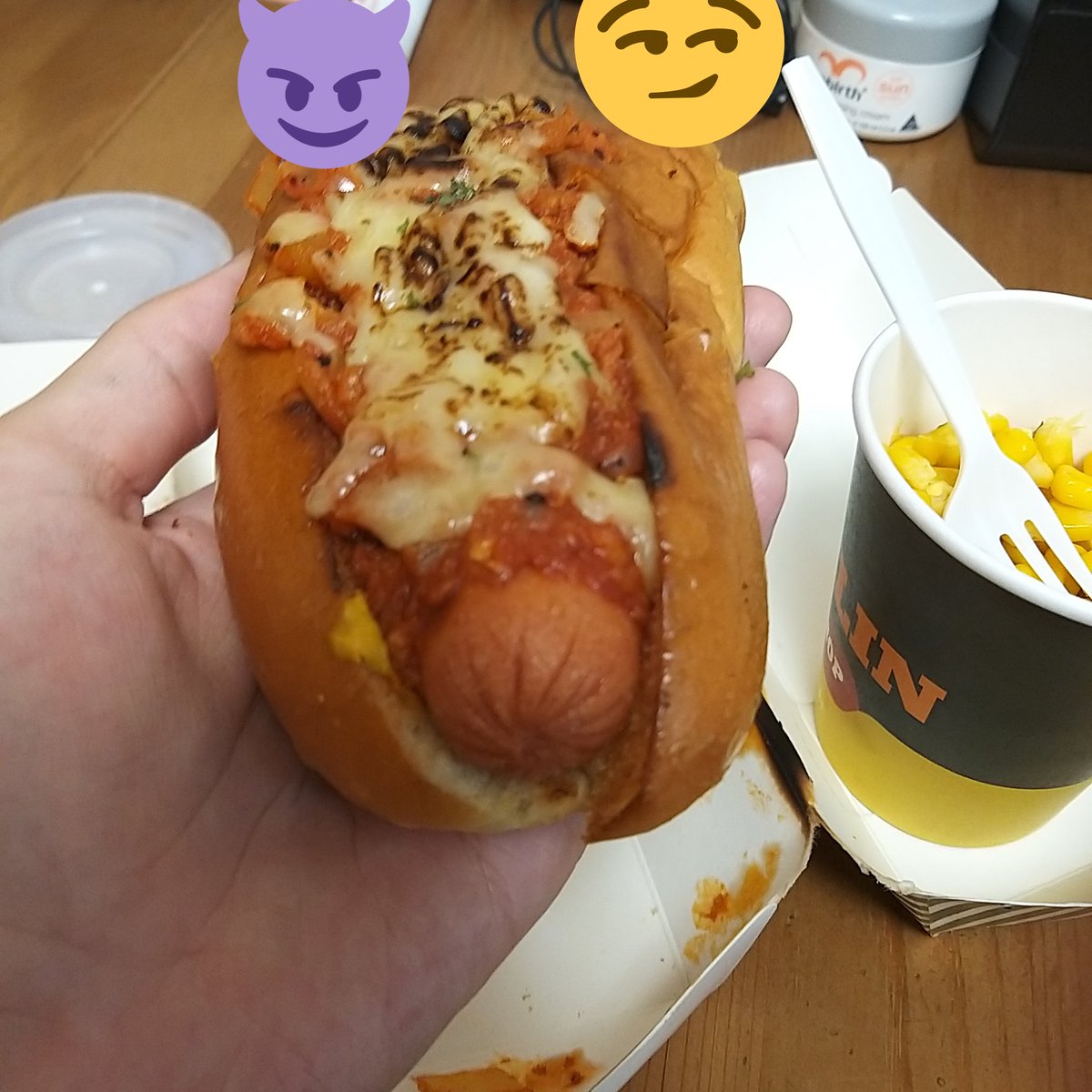 Yat_Sum_Wong's tweet photo. 六點後禁堂食令唯有嗌 #齊柏林熱狗
#黃色經濟圈 #黃店推 #黃店 #yelloweconomycircle #yellowstore https://t.co/KPpk7GkIXz