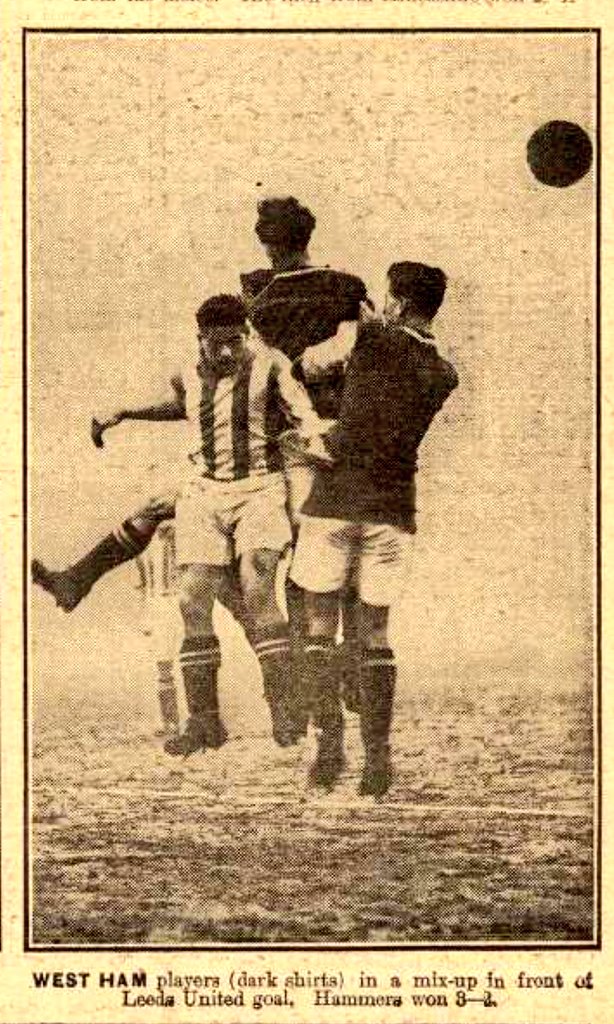 #OTD in 1926 a late Vic Watson goal condemns #lufc to defeat at #whufc Well we always lose in London 😟 #LEEWHU @OldLeedsHistory Big thanks to the great whu-programmes.co.uk for the programme cover 👍 Also check out theyflysohigh.co.uk