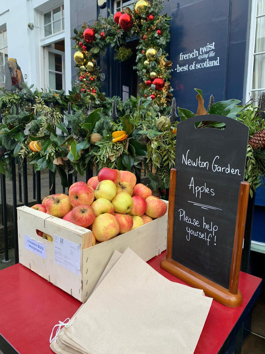 Lescargot_Edin's tweet photo. ๐๐๐
#freeapples #edinburgh #newtongarden #broughtonstreet https://t.co/knZmtmumPt