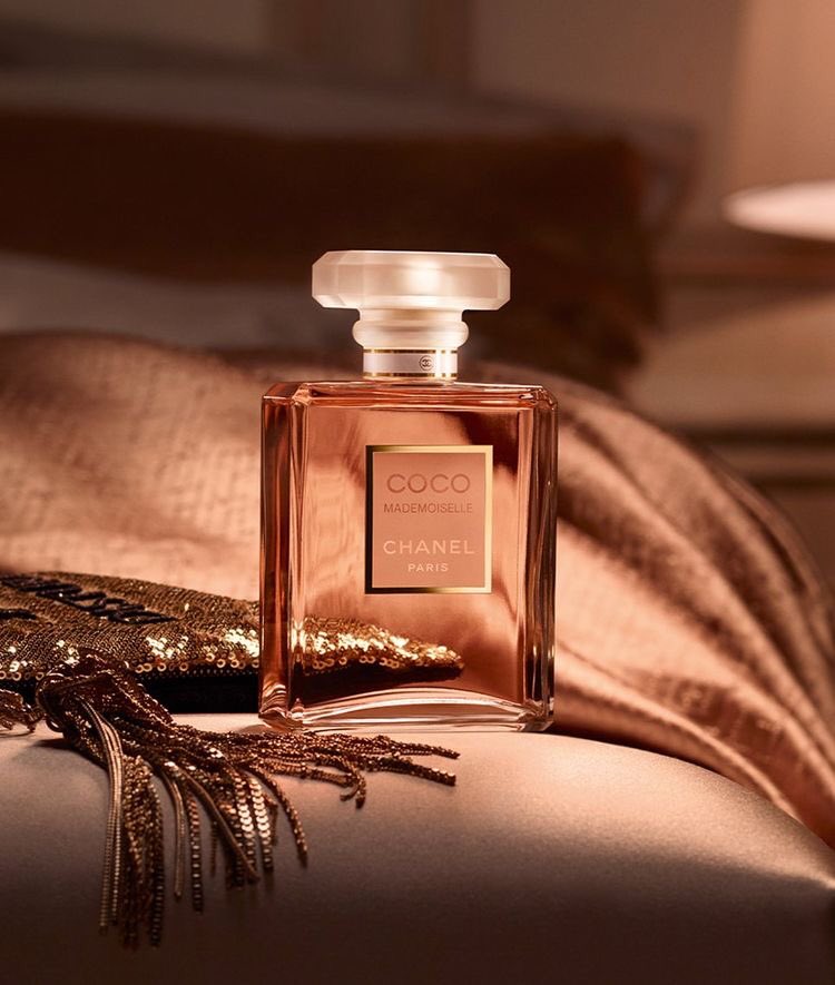 8 Coco Mademoiselle Chanel 100 ML EDP RM670.Anda adalah sejenis bos yang ada 6000 pekerja dibawah dan anda tahu visi dan wawasan hidup serta direction company anda. Wanita berkaliber sejenis yang kalau jeling sedikit lelaki akan neves. Ketahanan: Harga: 