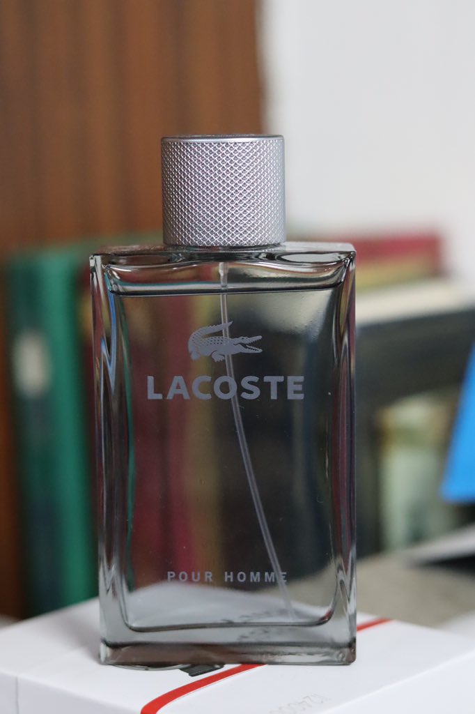 LACOSTE POUR HOMME (RM150-200)WHAT AN AMAZING SCENT! A fresh fragrance with a punch of plum. At the same time korang akan dpt boozy accord. Bau arak arak tu, whiskey or rum dekat hujung perfume ni. Awal2 fresh, makin lama makin boozy! 8.5/10