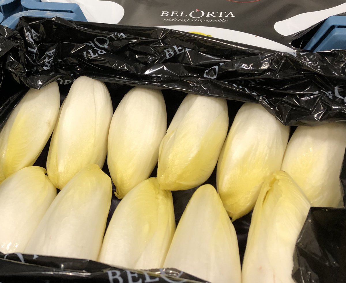 lambrecht_jo's tweet photo. Het moest er eens van komen ....
All credits voor onze producenten uiteraard #witloof #belgianendives
Before                         After https://t.co/L2qJFm08Ih