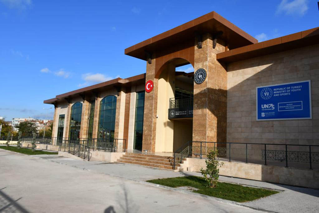 dhaspor's tweet photo. Birleşmiş Milletler 75. Yıl Gençlik Merkezi Balıkesir'de açılıyor
https://t.co/6fbqBjBvNy https://t.co/jB3beauqqm