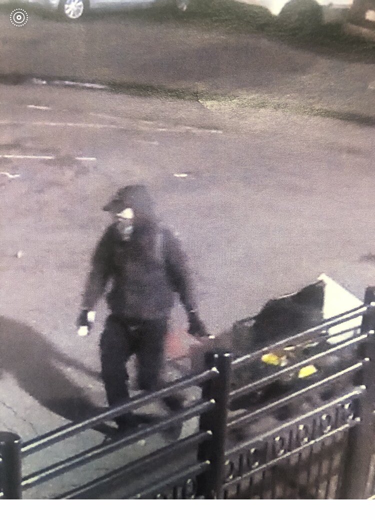 saintjohnpolice's tweet photo. SJPF is looking to identify persons of interest in relation to a criminal offence. Happened at a business on Canterbury Street between 2-3am on Nov-29-20. Contact Major Crime at 648-3333 with any information. https://t.co/TD5avgx8BT