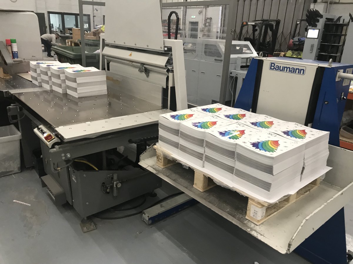 PrintPlusGroup's tweet image. Some Christmas brochures about to be trimmed ready for posting. 🎄 its not to late to get those last minute orders in!
.
#printing #Christmas #brochures #perfectbound #foiling #spotuv
#fyldecoast