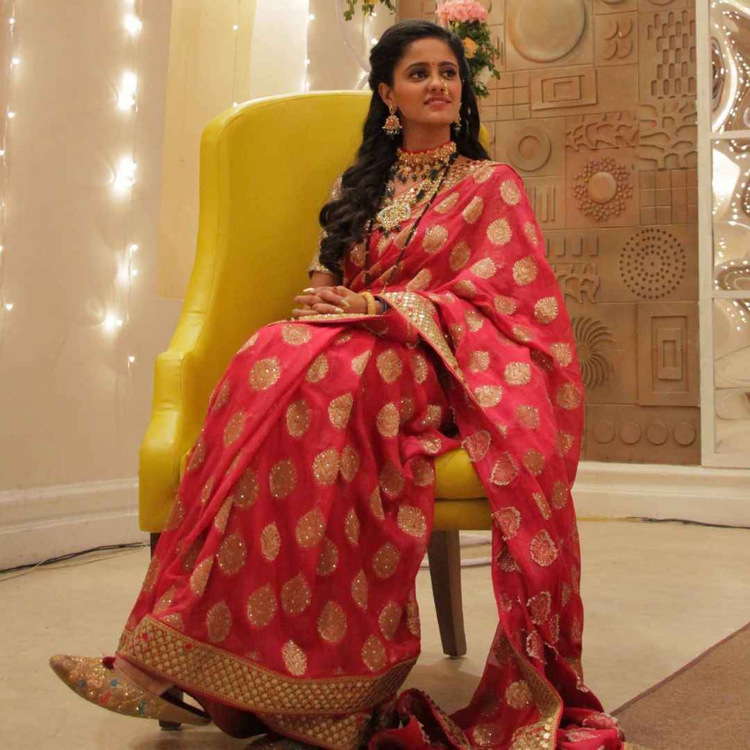 STARTVUK's tweet photo. #BTS #OnTheSetsOf #GHKPM #ReceptionLook #Wedding #sai #Virat
#GhumHaiKisikeyPyaarMeiin Mon-Sat 9pm (UK) Only on #StarPlus
Available on #Sky705 #VirginMedia803 #YuppTV
#NeilBhatt #AyeshaSingh #aishwaryasharma
@STARTVUK https://t.co/GLh7BpzvZS