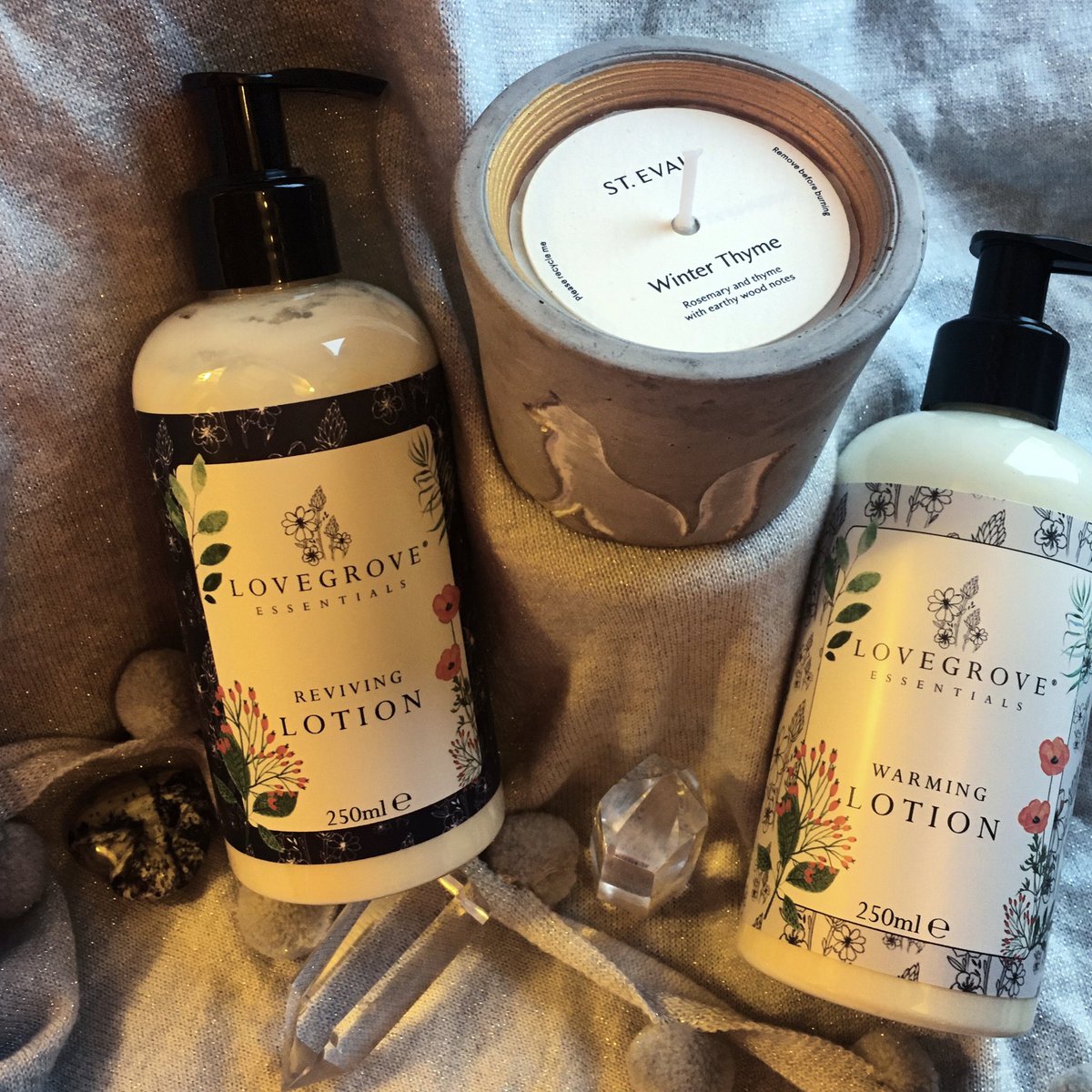 LovegroveSkin's tweet photo. We have another #FreebieFriday competition over on our Instagram. #WIN our Limited Edition Winter Lotions Set (2x250ml) and a beautiful @StEvalCandleCo Winter Thyme Fox Candle. Head to @lovegroveessentials on insta to enter. #12DaysOfChristmas 🎄 https://t.co/h9qcAIQx0J